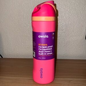 Owala FreeSip SS Bottle / 24oz / Color: Hyper Flamingo